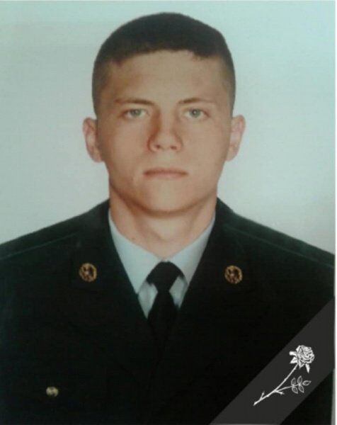 Под Львовом в ДТП разбились украинские военные: имена и фото погибших