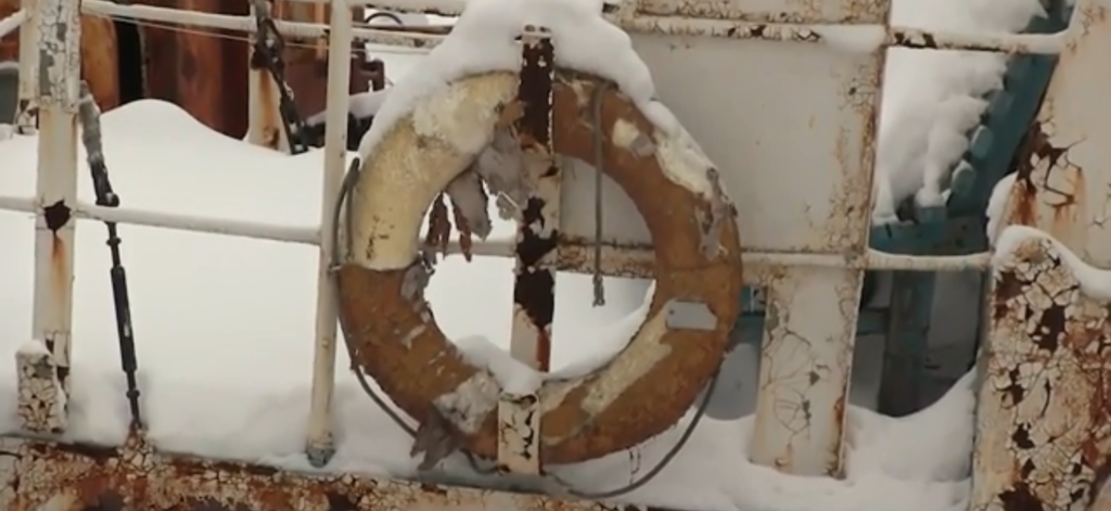 Уже не поплывут: появилось видео с самым большим в России ''кладбищем'' кораблей