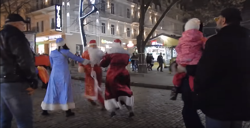 Драка Дедов Морозов в Одессе