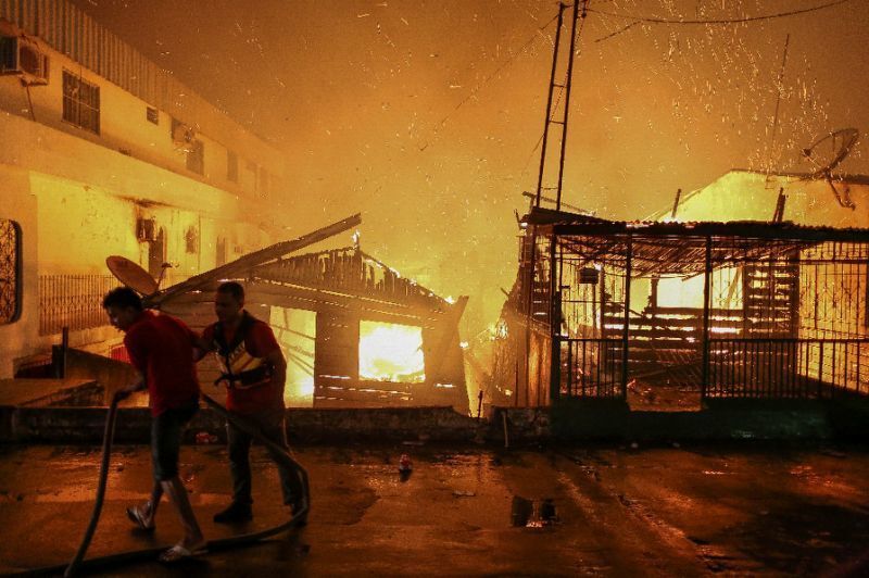 Вогняне пекло: у Бразилії потужна пожежа знищила 600 будинків, є поранені. Фото і відео НП