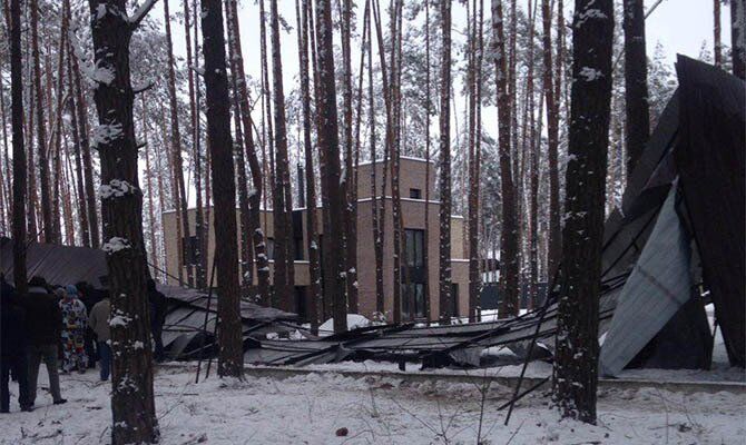 Знесений паркан забудовника Олексія Зіневича