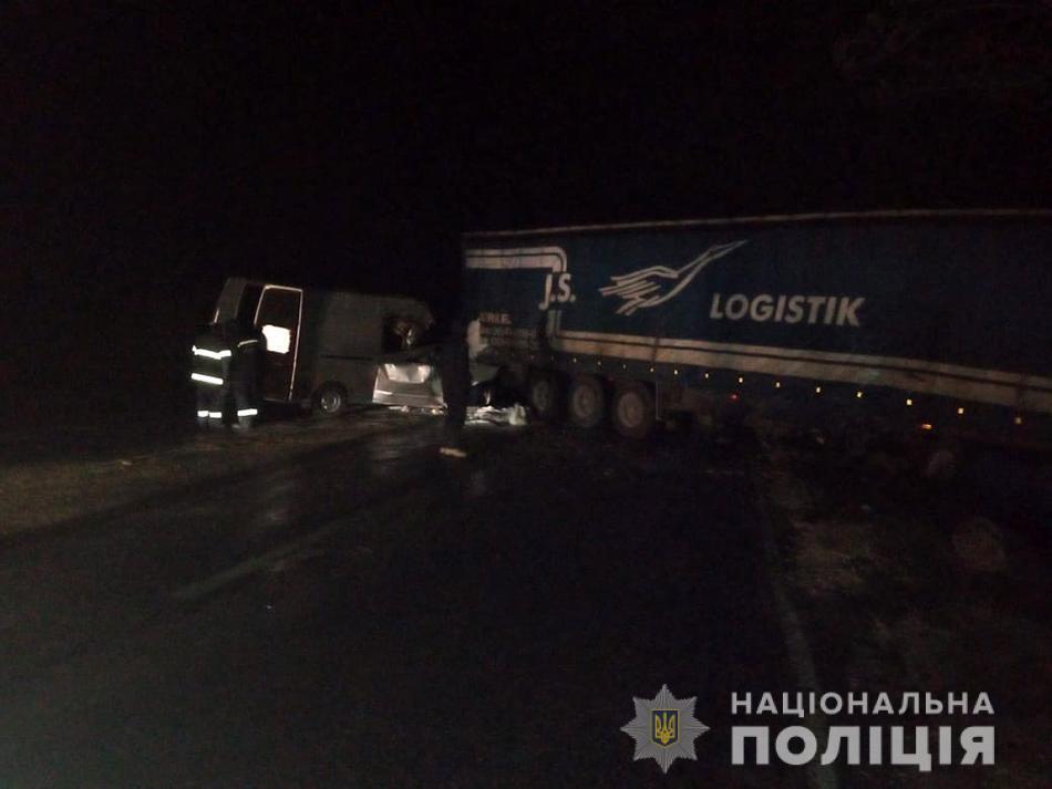 Стали известны подробности столкновения фуры и маршрутки с пассажирами в Запорожской области