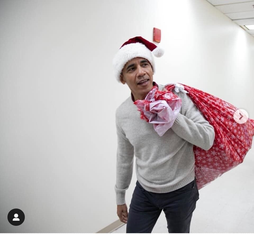 Обама – Санта-Клаус: почему наши политики так не поступают?