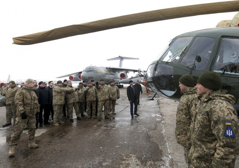 Петр Порошенко на церемонии передачи ВСУ вооружения