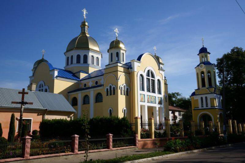 Прихід храму святих апостолів Петра і Павла в Жовкві Львівської області