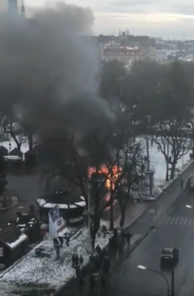 Взрыв на ярмарке во Львове попал на видео