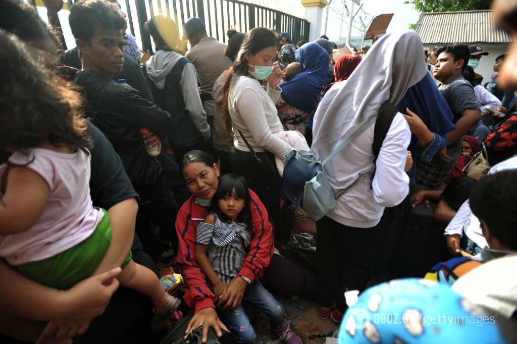 Последствия цунами и землетрясения в Индонезии
