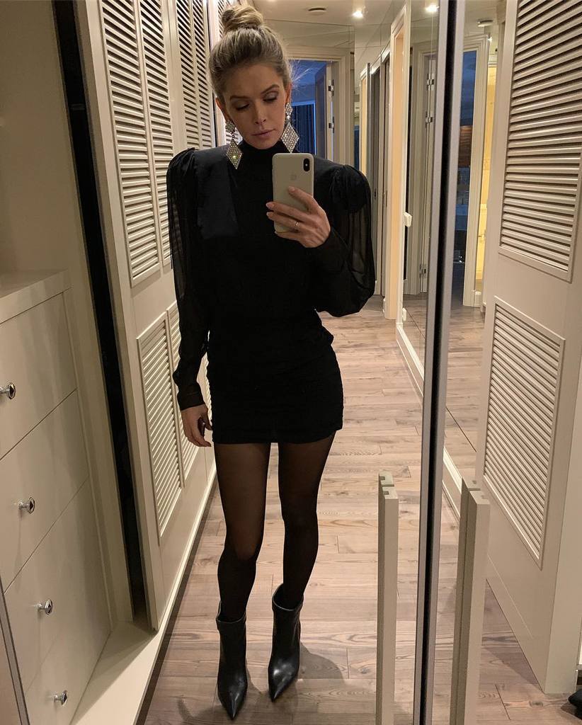 ''Навіщо надягати таку потворність?!'' На Брежнєву накинулися через вбрання