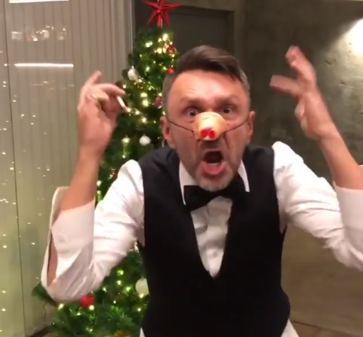 ''Нажрался, как свинья'': Шнуров повеселил сеть новогодней выходкой