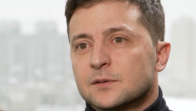 Зеленский заявил о предложении присоединиться в команду Порошенко