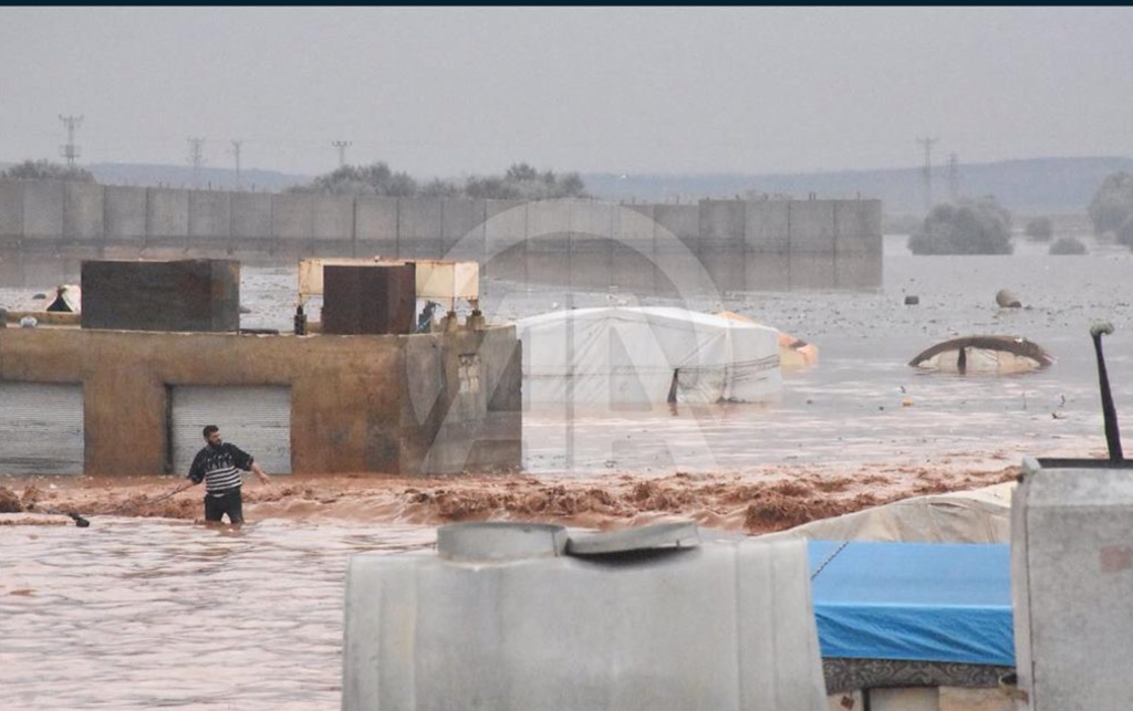 Большой потоп в Сирии: затопило 25 тысяч беженцев, фото стихии