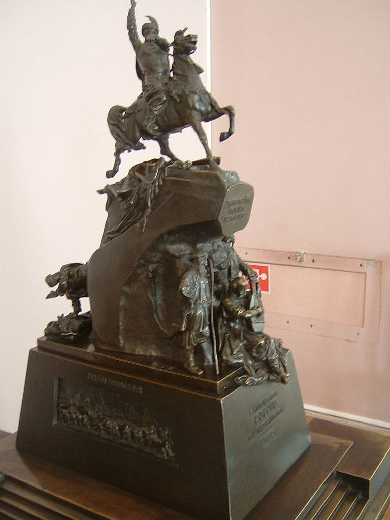 Перший пам'ятник Хмельницькому на Софійській площі