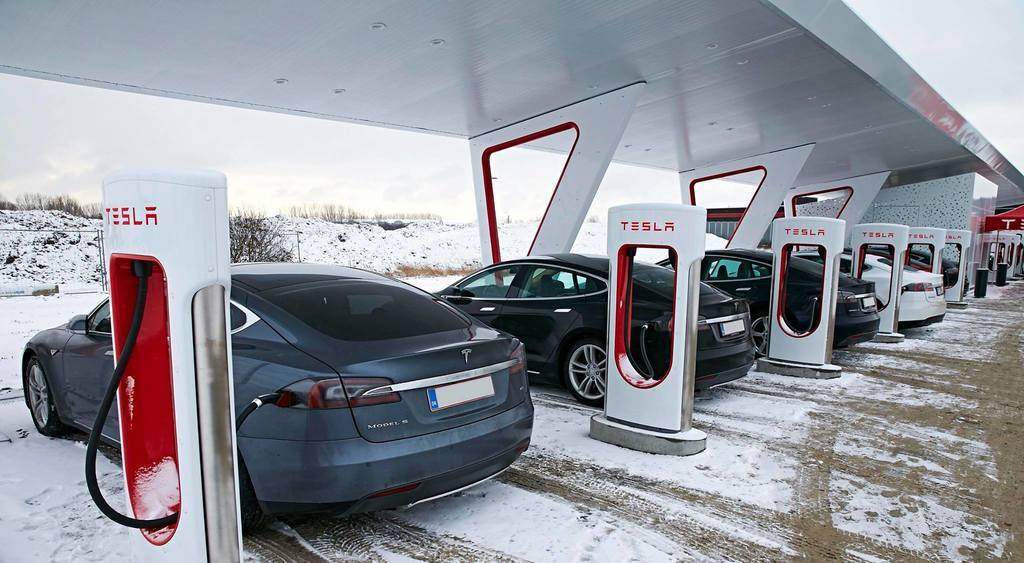 Станції Tesla Superchargers