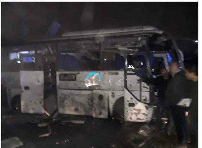 Возле пирамид Египта взорван автобус с туристами: 4 жертвы, 11 раненых