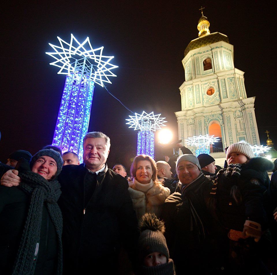   ''Далі від Москви!" Порошенко привітав Україну з Новим роком: повне відео і текст