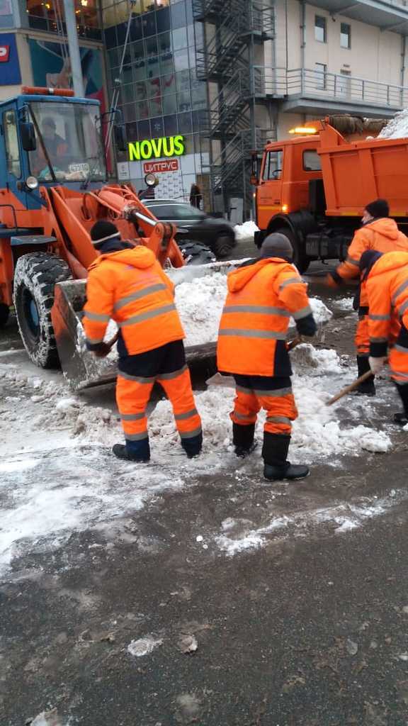 Комунальники за два дні прибрали з київських вулиць 5,5 тисяч тон снігу — КМДА