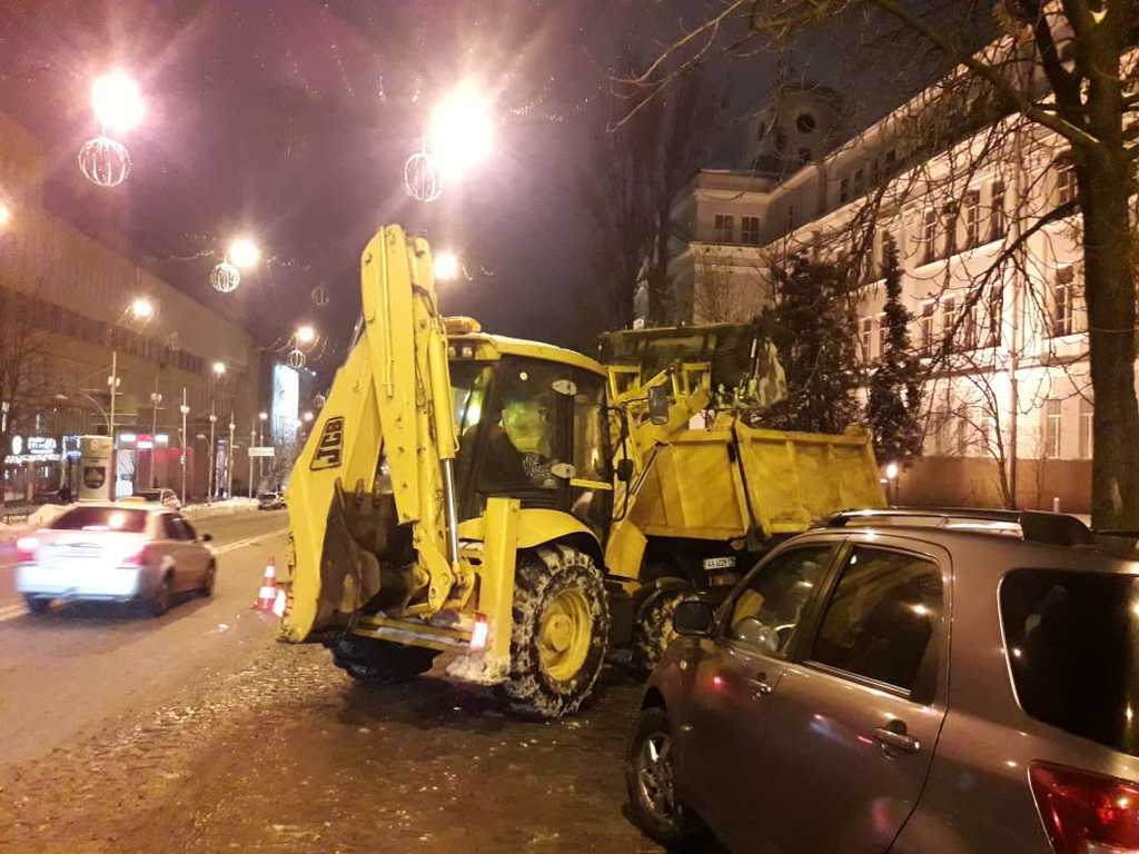 Комунальники за два дні прибрали з київських вулиць 5,5 тисяч тон снігу — КМДА