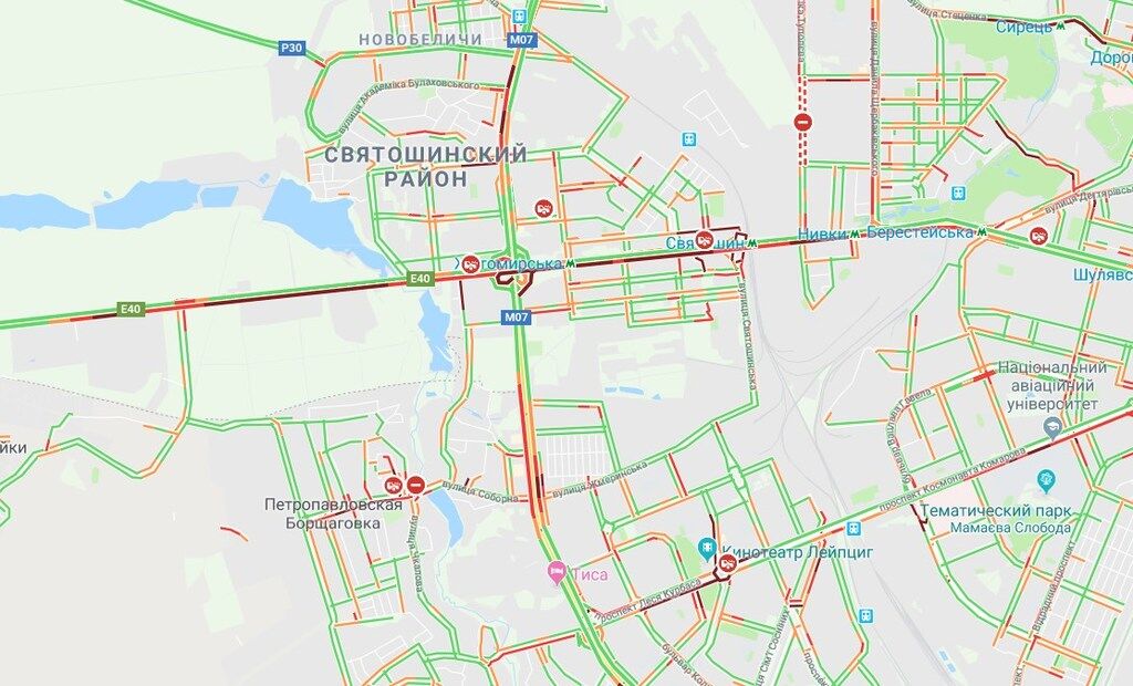 Киев парализовали пробки и многочисленные ДТП: карта "красных" улиц и аварий 