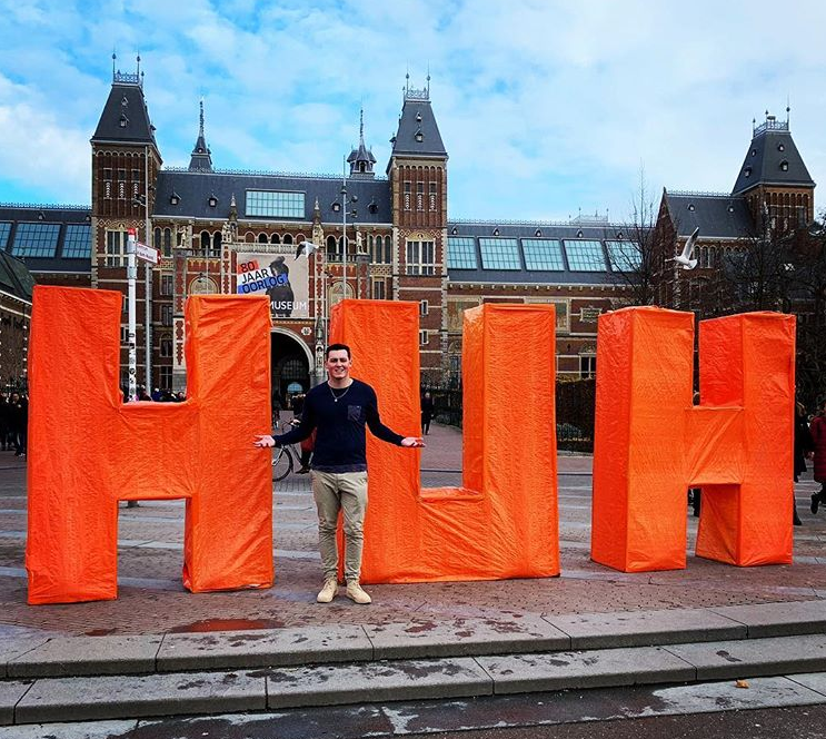 В Амстердаме демонтировали туристическую визитку города