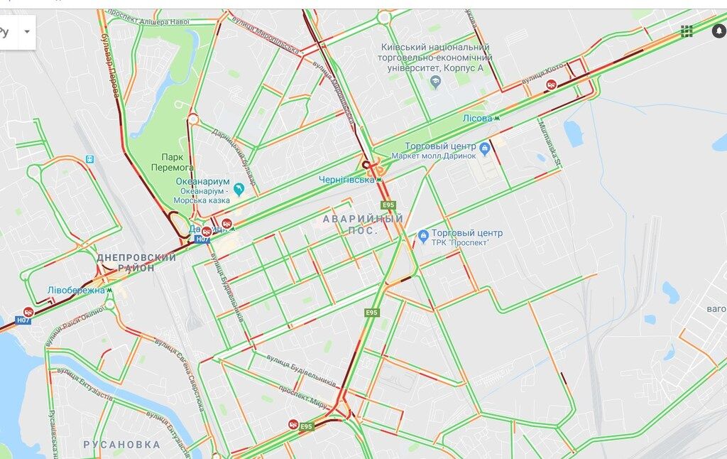 Киев парализовали пробки и многочисленные ДТП: карта "красных" улиц и аварий 
