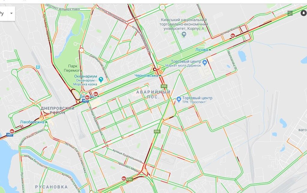 Київ паралізували затори і численні ДТП: мапа "червоних" вулиць і аварій