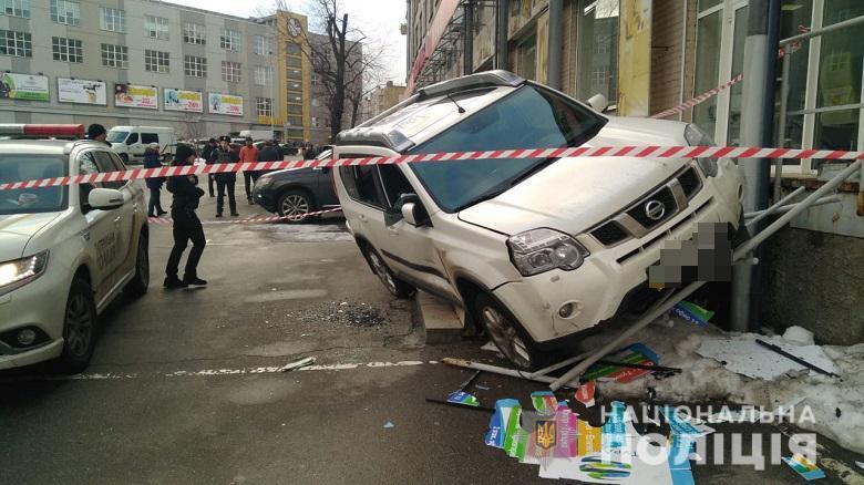 У Києві зі стрільбою пограбували водія авто