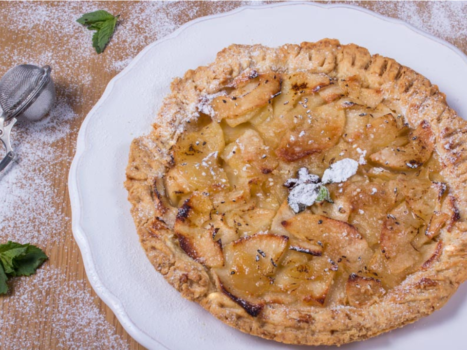 ''Неможливо зіпсувати'': відомий кулінар поділився простим рецептом яблучного тарта