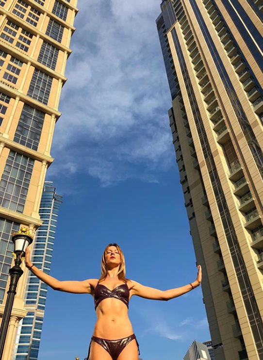 ''Спасательница Малибу'': Леся Никитюк восхитила сеть горячим фото в бикини