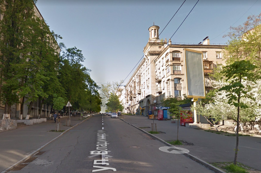 В Киеве автомобиль сбил беременную: что известно