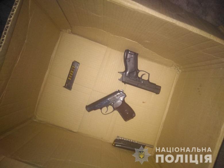 У Києві зі стріляниною затримали небезпечну банду. Фото і відео операції