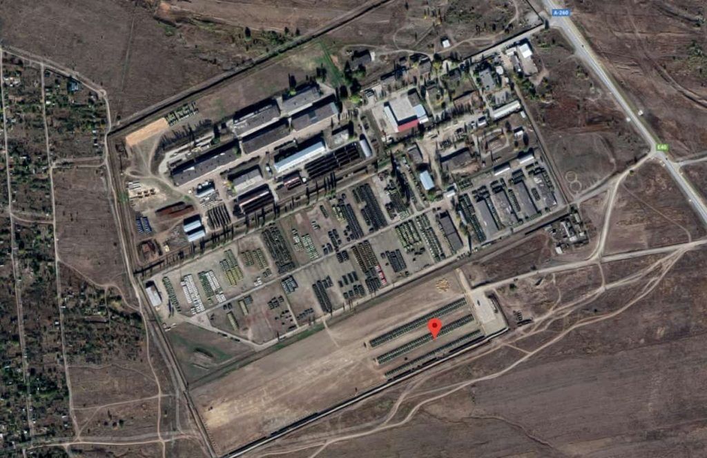 Россия стянула сотни танков к границе с Украиной: военная техника попала на спутниковые снимки