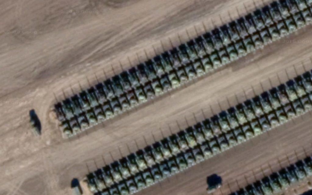 РФ стянула танки к границе с Украиной: спутниковые снимки