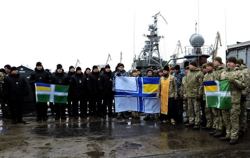 ''Вместе победим!'' Украинские военные трогательно поддержали плененных моряков