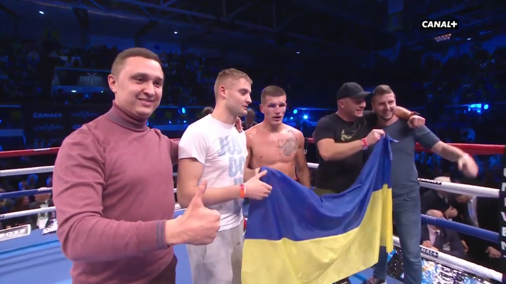 Український боксер нокаутував непереможного суперника і сенсаційно став чемпіоном світу