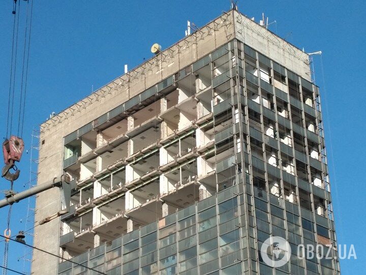 У Києві легендарну будівлю віддали під ТРЦ