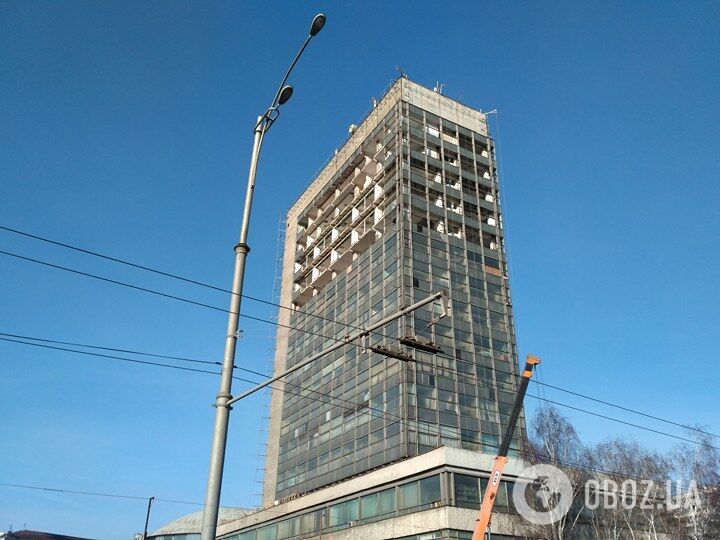 У Києві легендарну будівлю віддали під ТРЦ