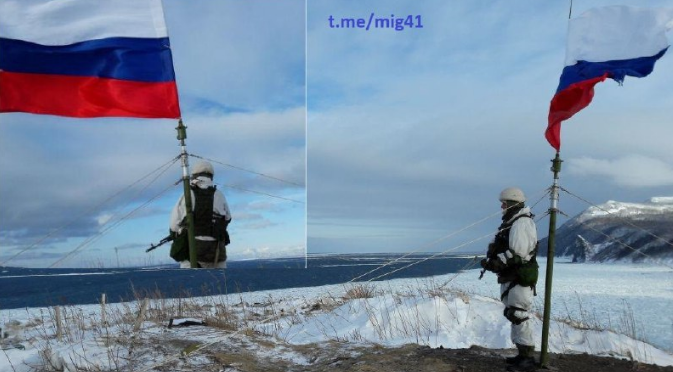 Курилы наши! Россияне водрузили свой флаг над спорными островами