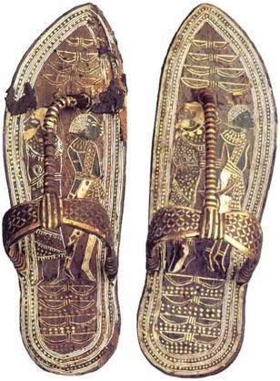 Сандалии Тутанхамона с изображением нубийцев и семитов
