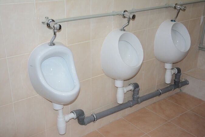 На Вінниччині чиновники урочисто відкрили туалет у школі