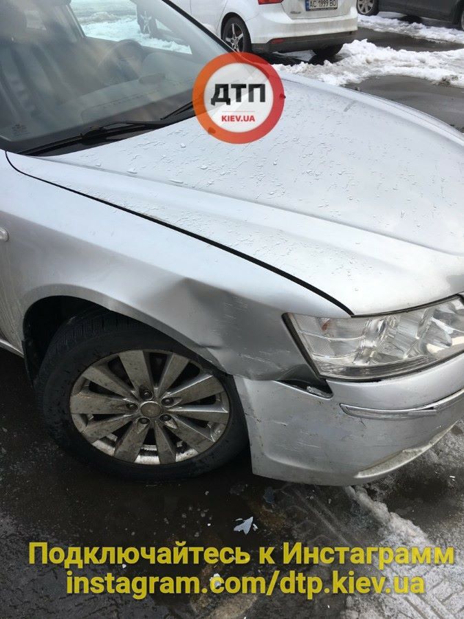 Під Києвом люди затримали п'яного воєнкома на BMW, який влаштував масштабну ДТП. Відео