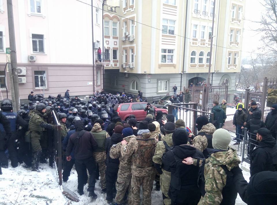 Стрілянина біля суду в Києві: з'явилися свіжі фото та відео