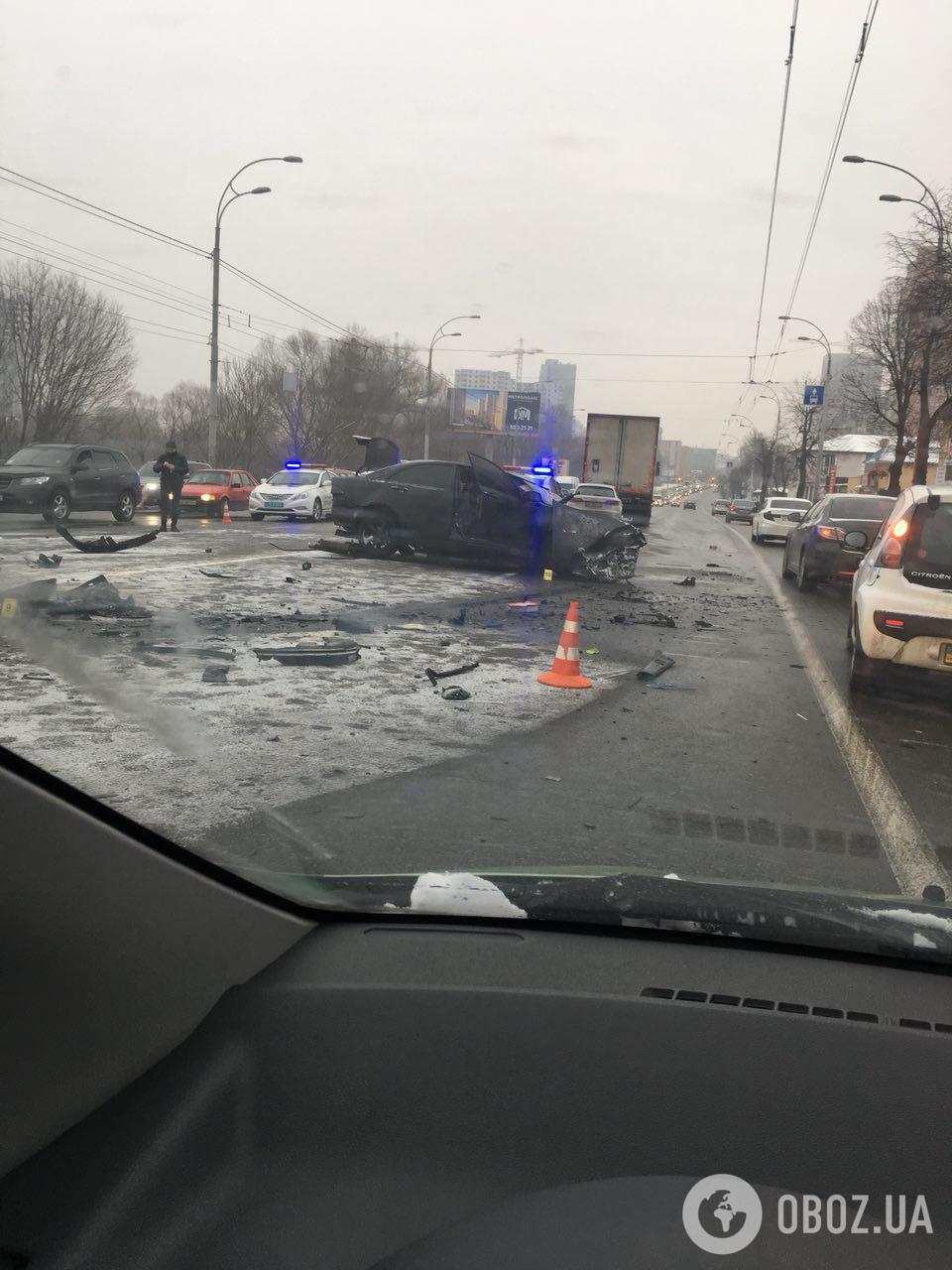 В Киеве произошло масштабное ДТП: погиб полицейский