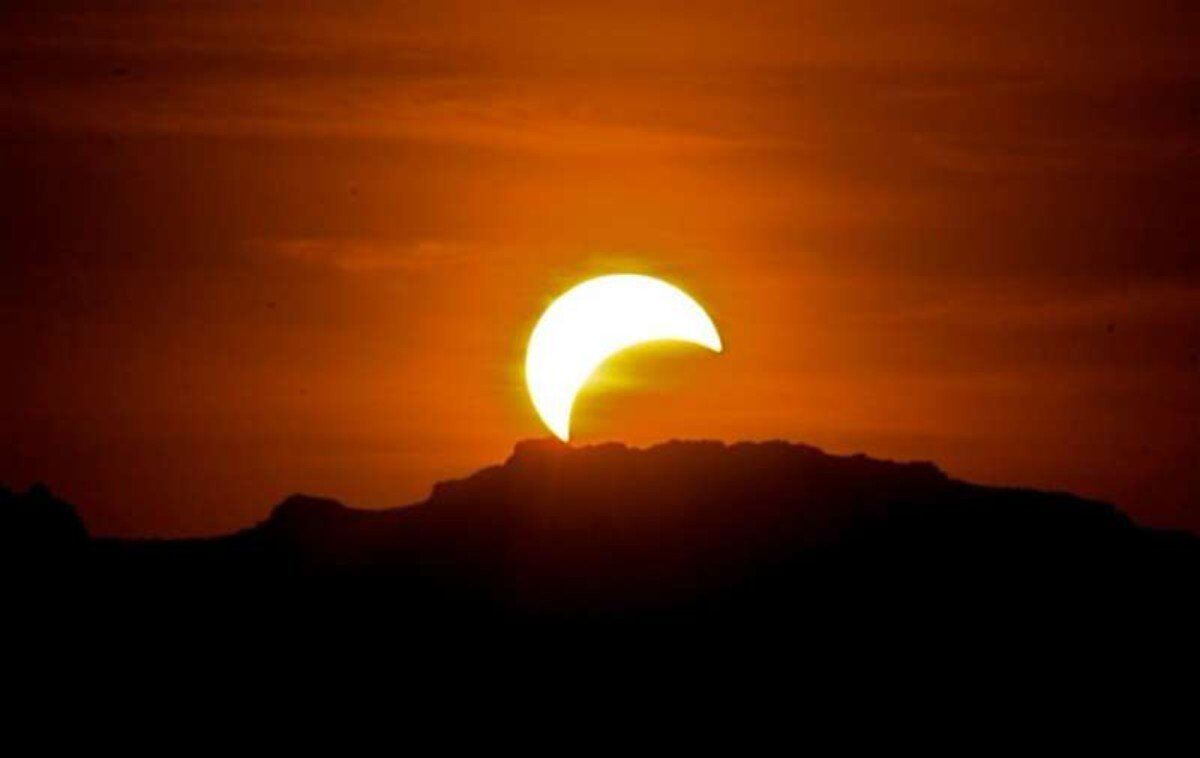 Перше сонячне затемнення у 2018 році: вражаючі фото