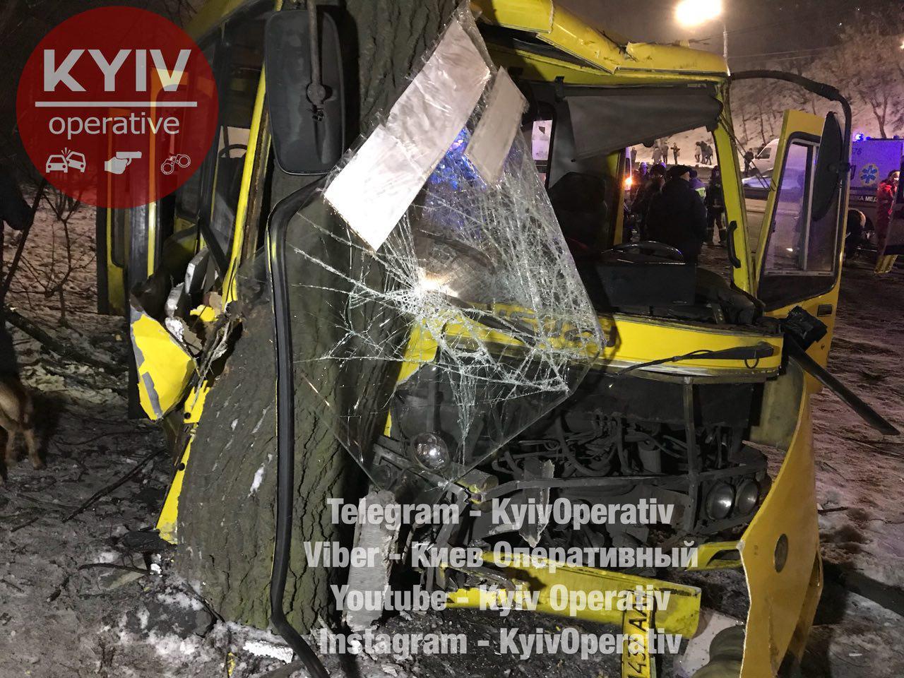 Масштабное ДТП с маршрутками в Киеве: появились подробности
