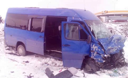 Під Києвом розбився автобус зі школярами: є загиблі