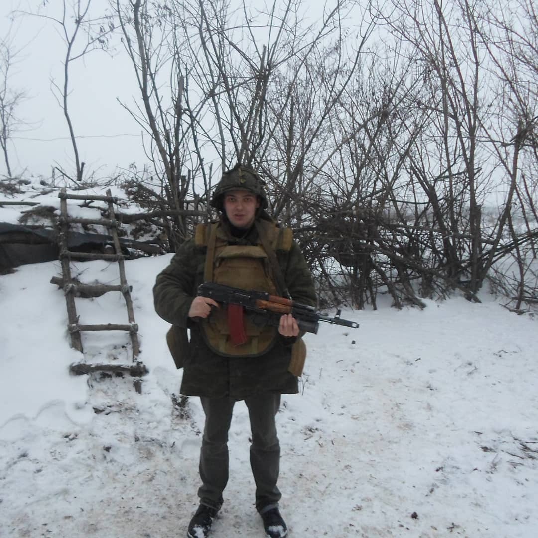 "Ще один Пореченков": журналіста з РФ засікли на передовій "ДНР" зі зброєю в руках