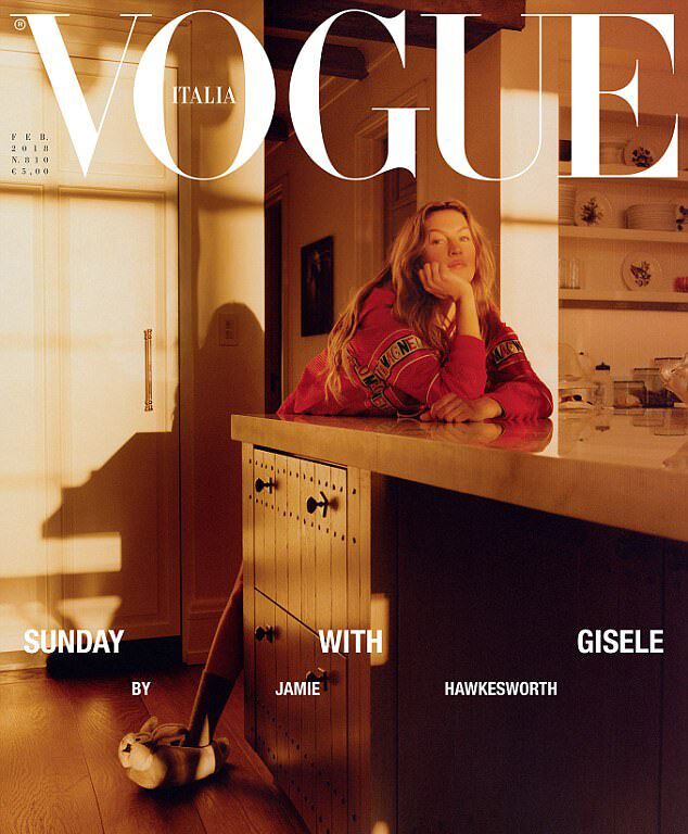 Впервые в истории Vogue: Модель снялась для обложки без макияжа