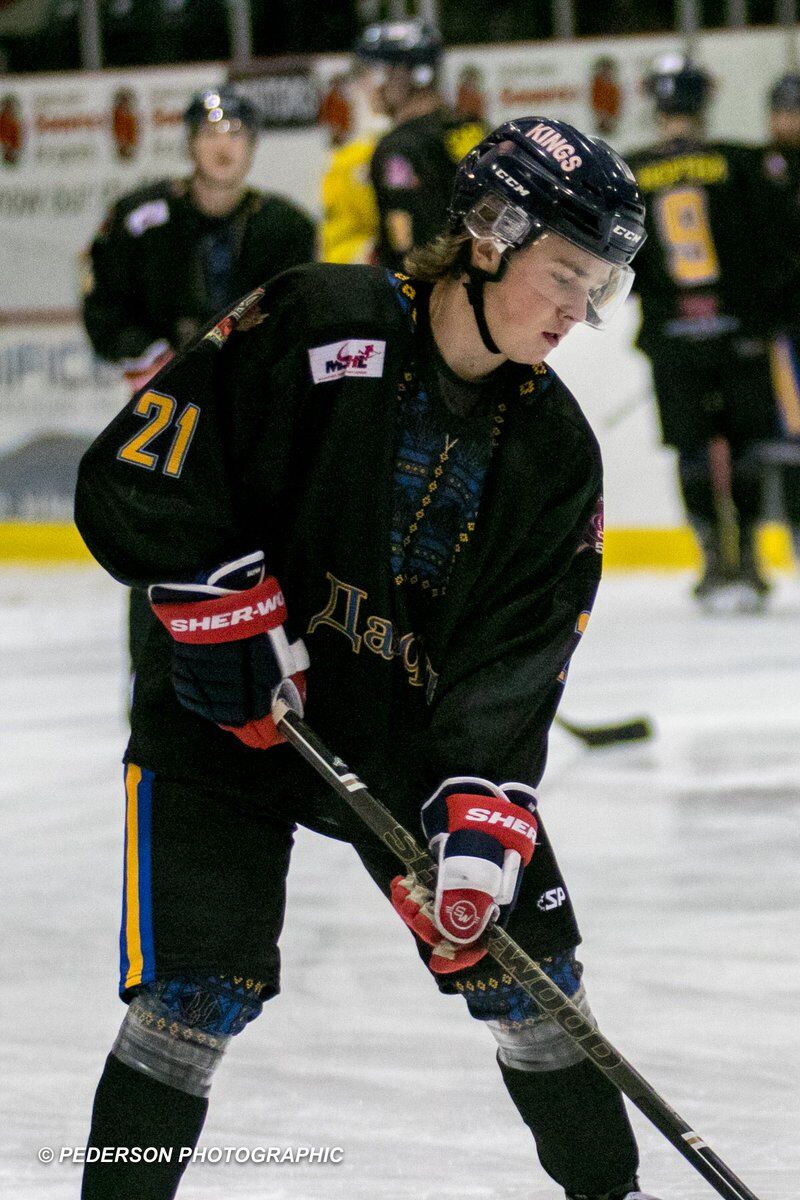 Канадські хокеїсти зіграли матч в українських вишиванках: опубліковані фото та відео