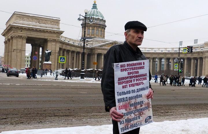 "Стріляючи в Україну і Сирію, ви вбиваєте Росію": у Москві та Санкт-Петербурзі пройшли пікети на підтримку кримських татар