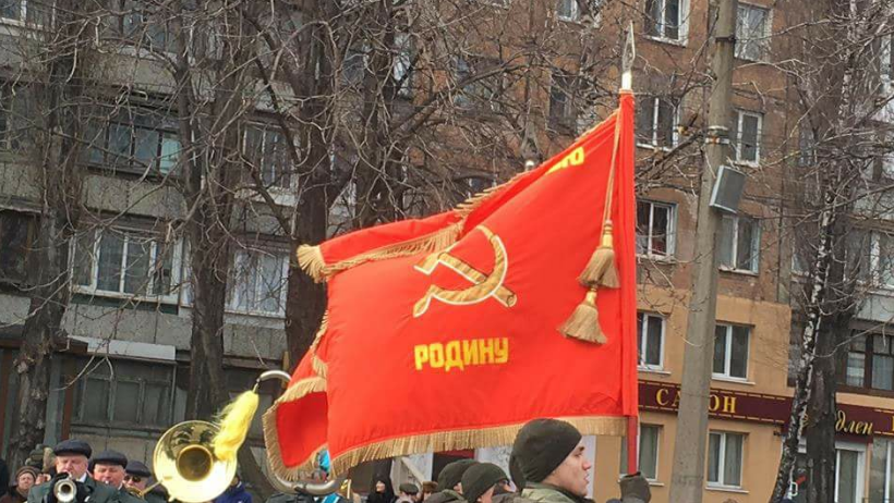 Скандал у Кривому Розі: Нацгвардія пройшла по місту під радянськими прапорами